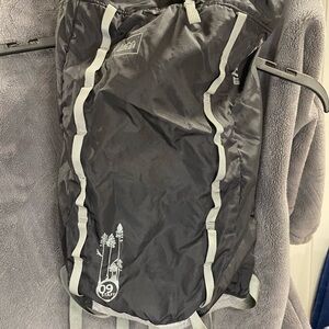 REI Flash 18 Pack - Employee Holiday Gift